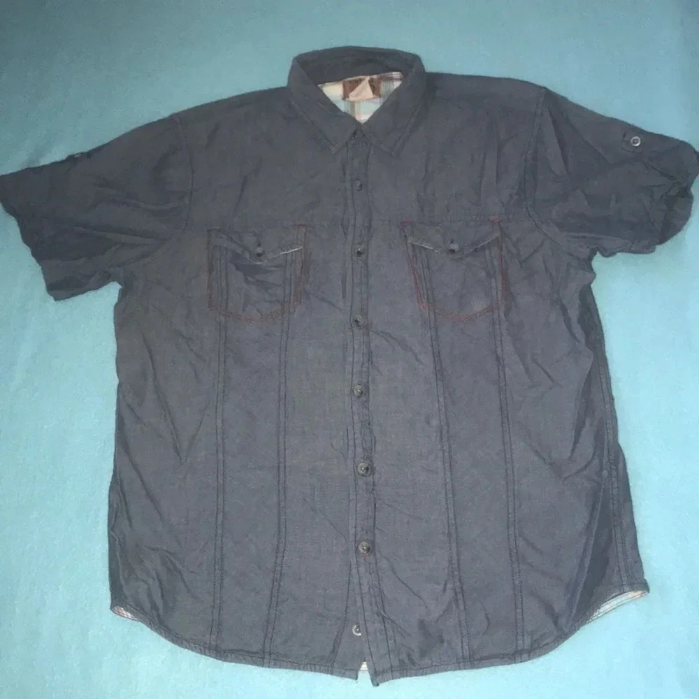 VINTAGE RED chambray blue short sleeve button up chest pockets cotton size L